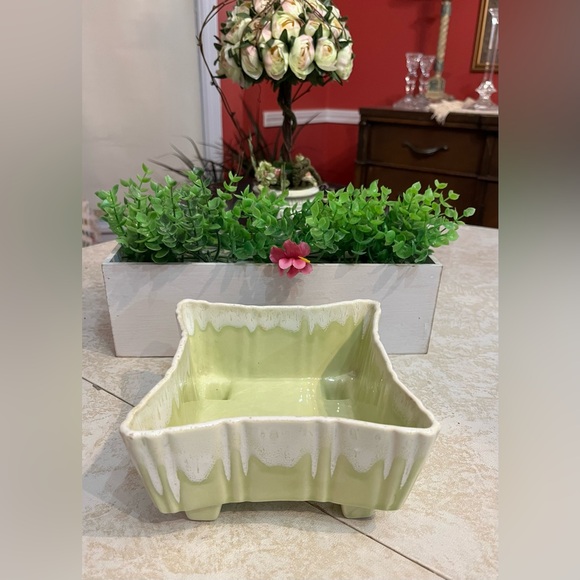 Vintage UPCO 141 Dripware Planter Soft Green Made in USA Ceramic MCM Pottery - Picture 2 of 10